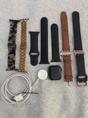 Apple Watch SE (40mm) with Multiple Interchangeable Bands and Charger